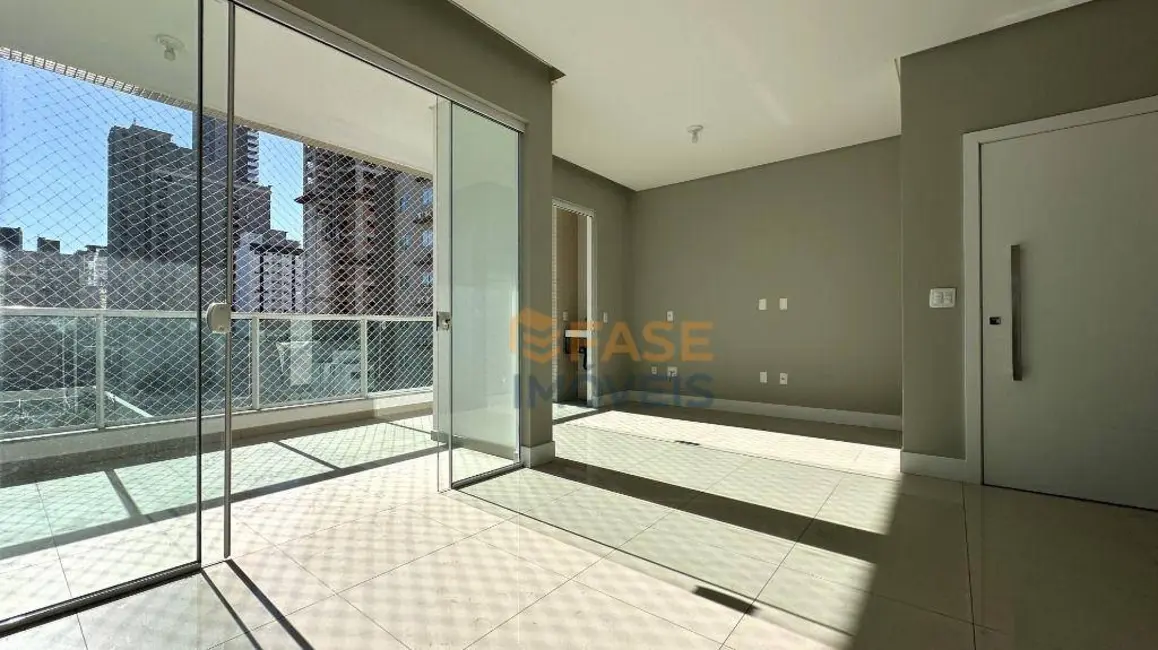 Foto 4 de Apartamento com 3 quartos à venda, 110m2 em Meia Praia, Itapema - SC