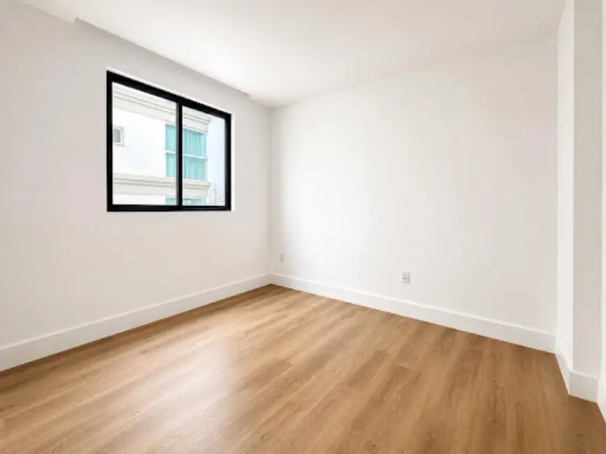 Foto 7 de Apartamento com 3 quartos à venda, 103m2 em Meia Praia, Itapema - SC