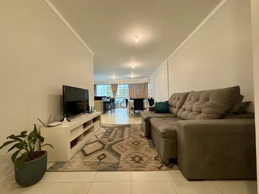 Foto 3 de Apartamento com 3 quartos à venda, 140m2 em Meia Praia, Itapema - SC