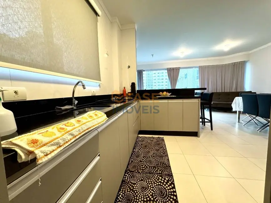Foto 7 de Apartamento com 3 quartos à venda, 140m2 em Meia Praia, Itapema - SC