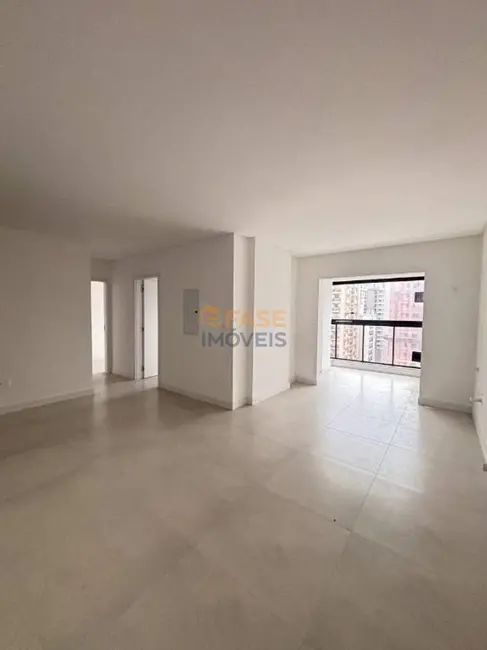 Apartamento com 2 quartos à venda, 69m2 em Itapema - SC - imagem 3 Foto 3 de Apartamento com 2 quartos à venda, 69m2 em Itapema - SC