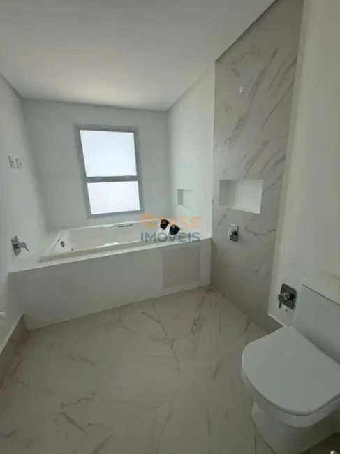 Apartamento com 4 quartos à venda, 161m2 em Centro, Itapema - SC - imagem 5 Foto 5 de Apartamento com 4 quartos à venda, 161m2 em Centro, Itapema - SC
