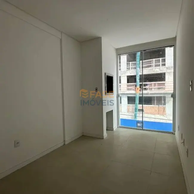 Foto 8 de Apartamento com 1 quarto à venda, 37m2 em Itapema - SC
