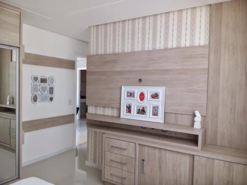 Apartamento com 2 quartos à venda, 90m2 em Centro, Camboriu - SC - imagem 3 Foto 3 de Apartamento com 2 quartos à venda, 90m2 em Centro, Camboriu - SC