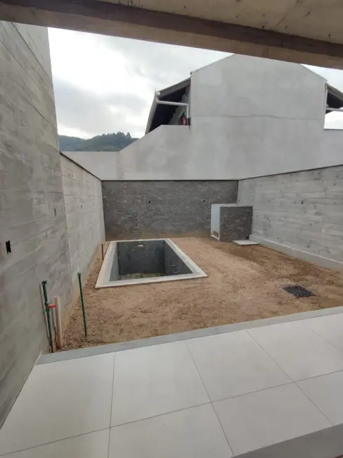 Foto 3 de Sobrado com 3 quartos à venda, 250m2 em Rio Pequeno, Camboriu - SC