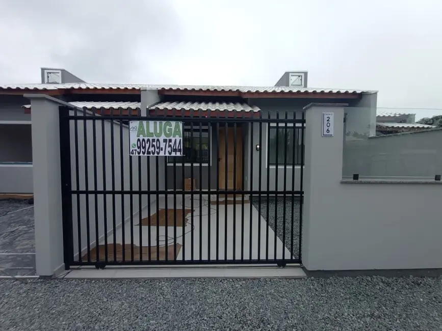Casa com 2 quartos para alugar, 100m2 em Barra Velha - SC - imagem 1 Foto 1 de Casa com 2 quartos para alugar, 100m2 em Barra Velha - SC