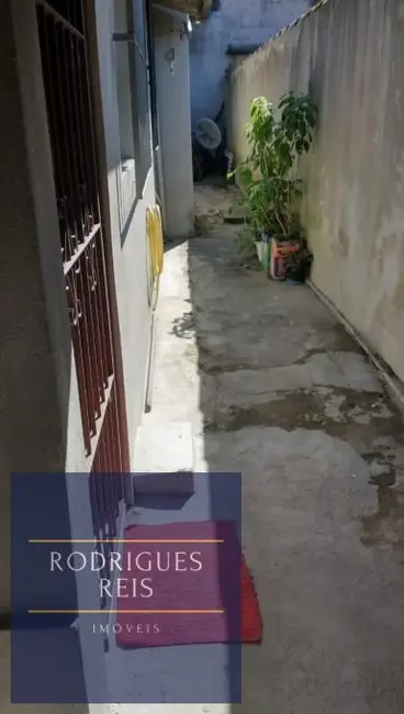 Foto 2 de Casa com 2 quartos à venda em Jardim Casa Branca, Caraguatatuba - SP