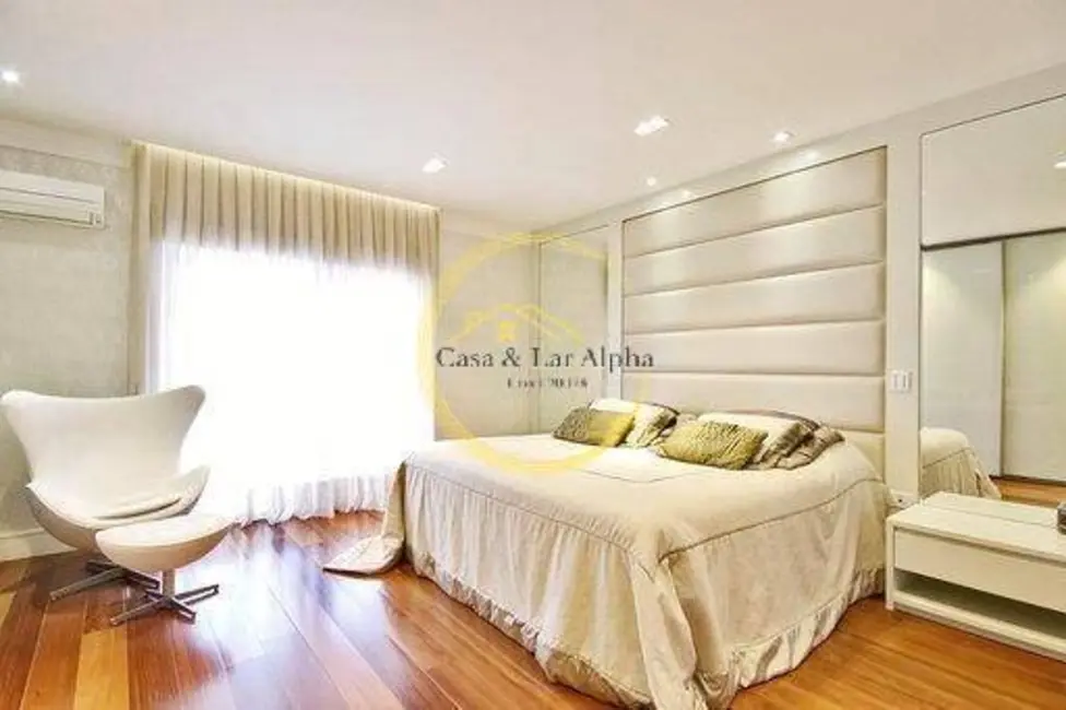 Casa com 5 quartos à venda, 977m2 em Alphaville, Santana De Parnaiba - SP - imagem 3 Foto 3 de Casa com 5 quartos à venda, 977m2 em Alphaville, Santana De Parnaiba - SP