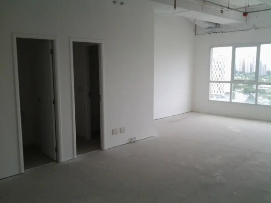 Foto 1 de Sala Comercial para alugar, 56m2 em Sítio Tamboré Alphaville, Barueri - SP