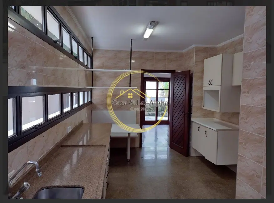 Casa com 3 quartos para alugar, 328m2 em Alphaville, Santana De Parnaiba - SP - imagem 8 Foto 8 de Casa com 3 quartos para alugar, 328m2 em Alphaville, Santana De Parnaiba - SP