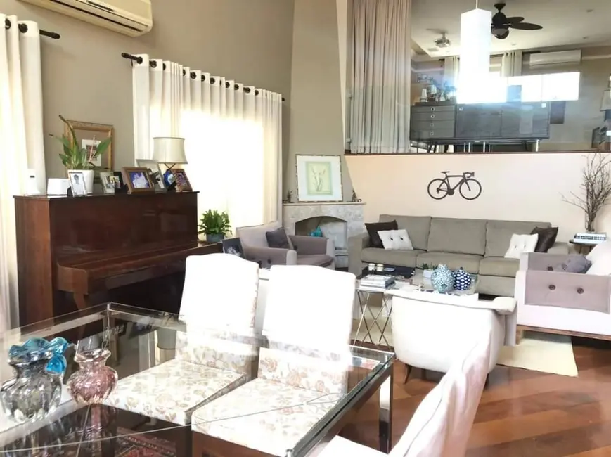 Casa com 4 quartos à venda, 399m2 em Barueri - SP - imagem 3 Foto 3 de Casa com 4 quartos à venda, 399m2 em Barueri - SP