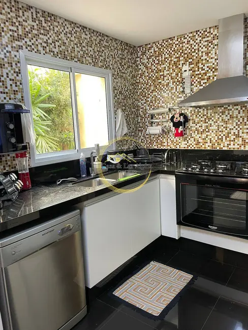 Casa com 3 quartos à venda, 230m2 em Alphaville, Santana De Parnaiba - SP - imagem 3 Foto 3 de Casa com 3 quartos à venda, 230m2 em Alphaville, Santana De Parnaiba - SP