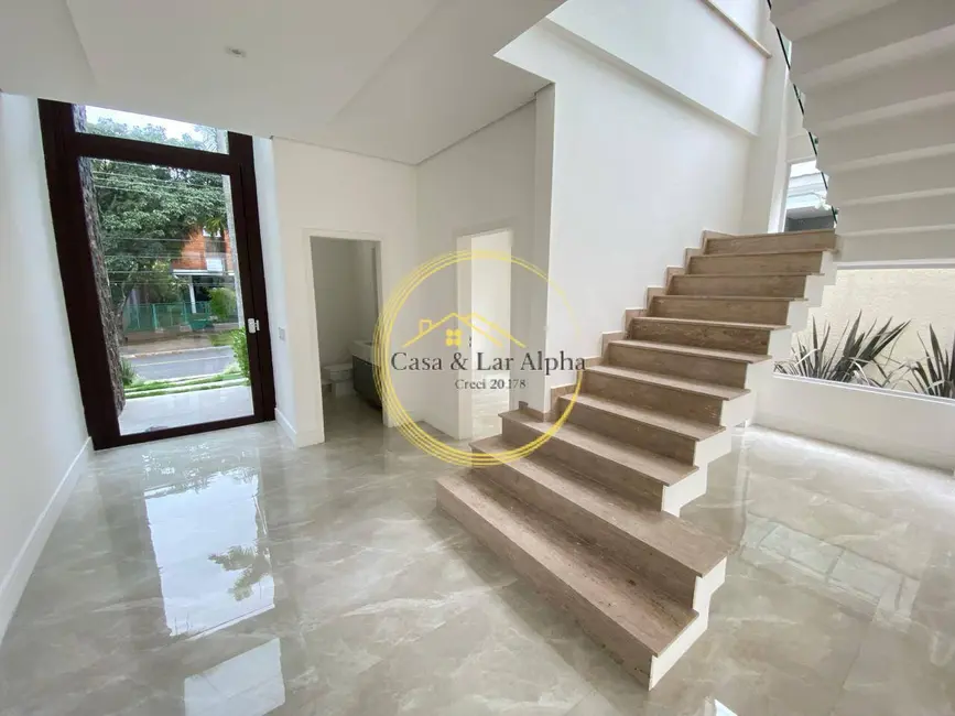 Foto 3 de Casa com 4 quartos à venda, 440m2 em Barueri - SP