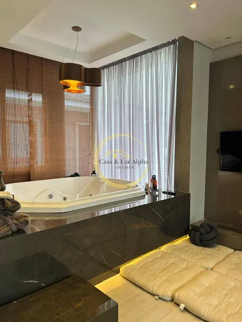 Foto 3 de Casa com 4 quartos para alugar, 390m2 em Alphaville, Santana De Parnaiba - SP