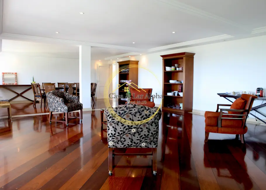 Casa com 6 quartos à venda e para alugar, 1250m2 em Alphaville, Santana De Parnaiba - SP - imagem 5 Foto 5 de Casa com 6 quartos à venda e para alugar, 1250m2 em Alphaville, Santana De Parnaiba - SP