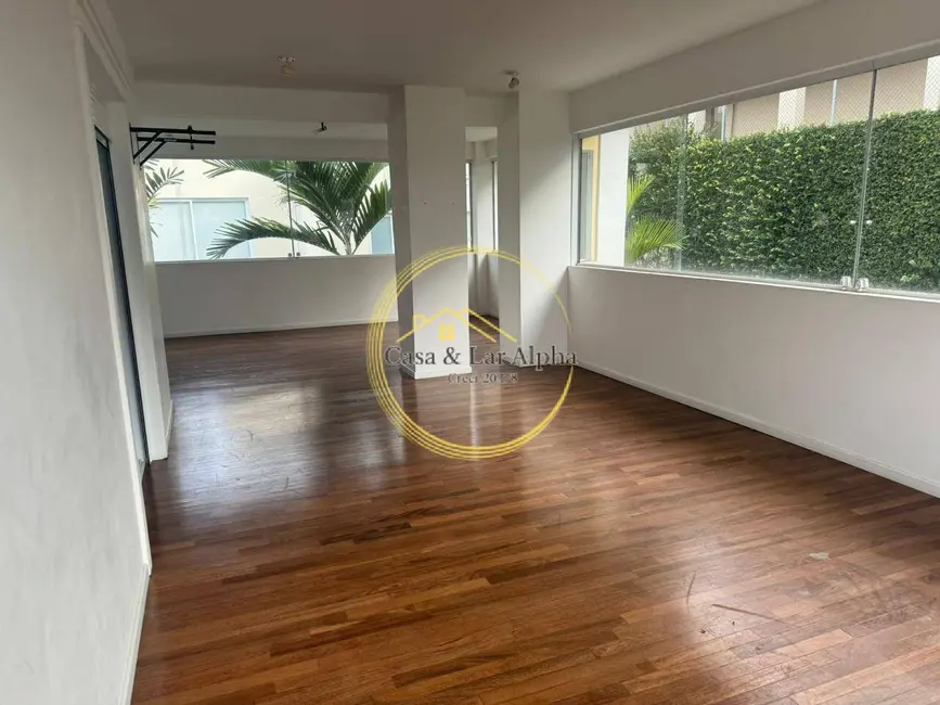 Casa com 4 quartos à venda e para alugar, 440m2 em Centro Comercial Jubran, Barueri - SP - imagem 8 Foto 8 de Casa com 4 quartos à venda e para alugar, 440m2 em Centro Comercial Jubran, Barueri - SP