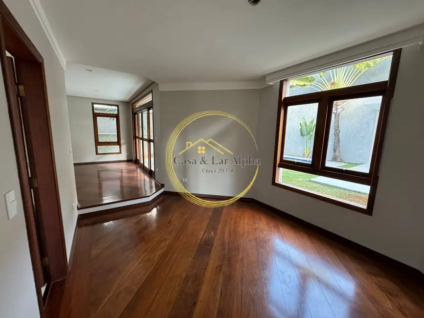 Casa com 4 quartos à venda, 380m2 em Morada dos Pinheiros (Aldeia da Serra), Santana De Parnaiba - SP - imagem 6 Foto 6 de Casa com 4 quartos à venda, 380m2 em Morada dos Pinheiros (Aldeia da Serra), Santana De Parnaiba - SP