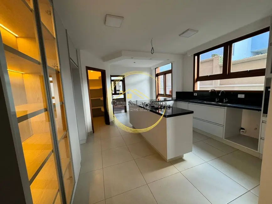 Casa com 4 quartos à venda, 380m2 em Morada dos Pinheiros (Aldeia da Serra), Santana De Parnaiba - SP - imagem 8 Foto 8 de Casa com 4 quartos à venda, 380m2 em Morada dos Pinheiros (Aldeia da Serra), Santana De Parnaiba - SP