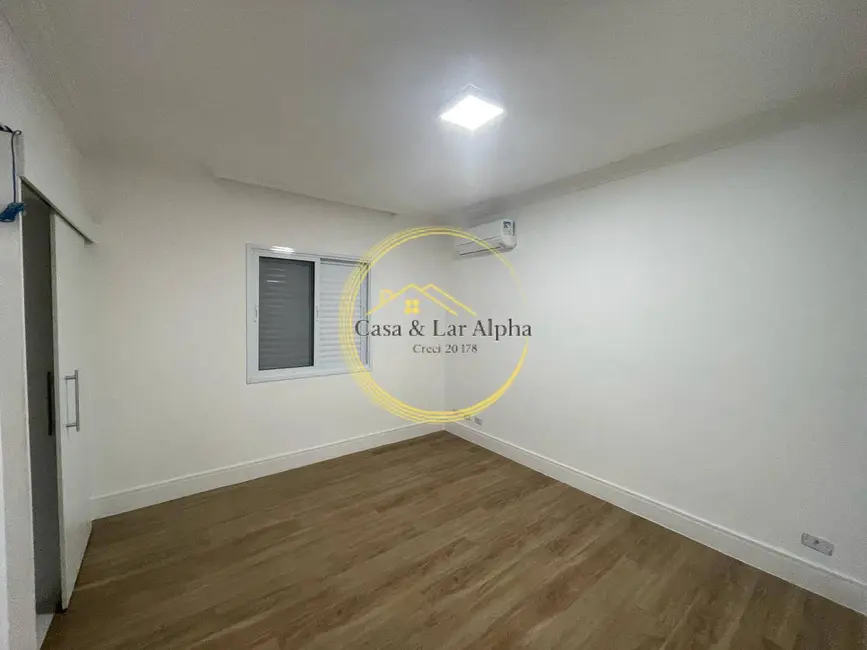 Casa com 3 quartos para alugar, 350m2 em Alphaville, Santana De Parnaiba - SP - imagem 4 Foto 4 de Casa com 3 quartos para alugar, 350m2 em Alphaville, Santana De Parnaiba - SP