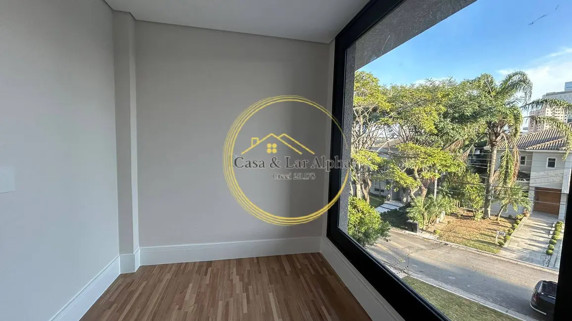 Foto 3 de Casa com 4 quartos à venda, 640m2 em Barueri - SP