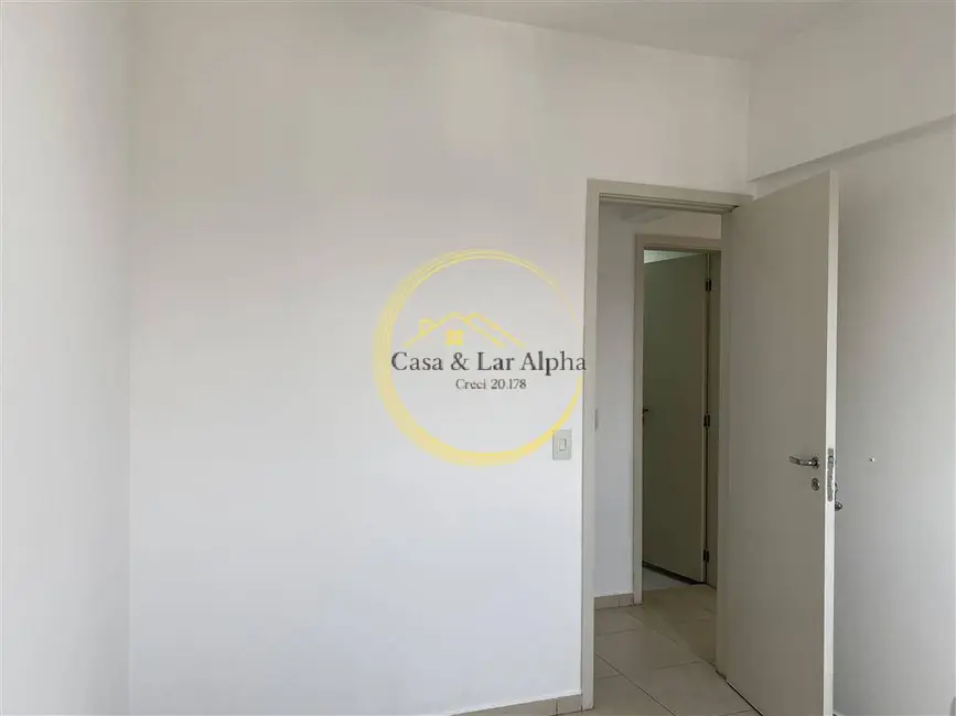 Apartamento com 3 quartos para alugar, 72m2 em Jardim Tupanci, Barueri - SP - imagem 6 Foto 6 de Apartamento com 3 quartos para alugar, 72m2 em Jardim Tupanci, Barueri - SP