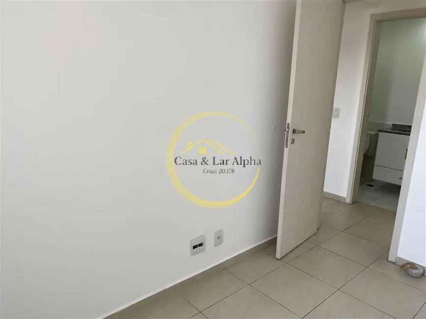 Apartamento com 3 quartos para alugar, 72m2 em Jardim Tupanci, Barueri - SP - imagem 8 Foto 8 de Apartamento com 3 quartos para alugar, 72m2 em Jardim Tupanci, Barueri - SP