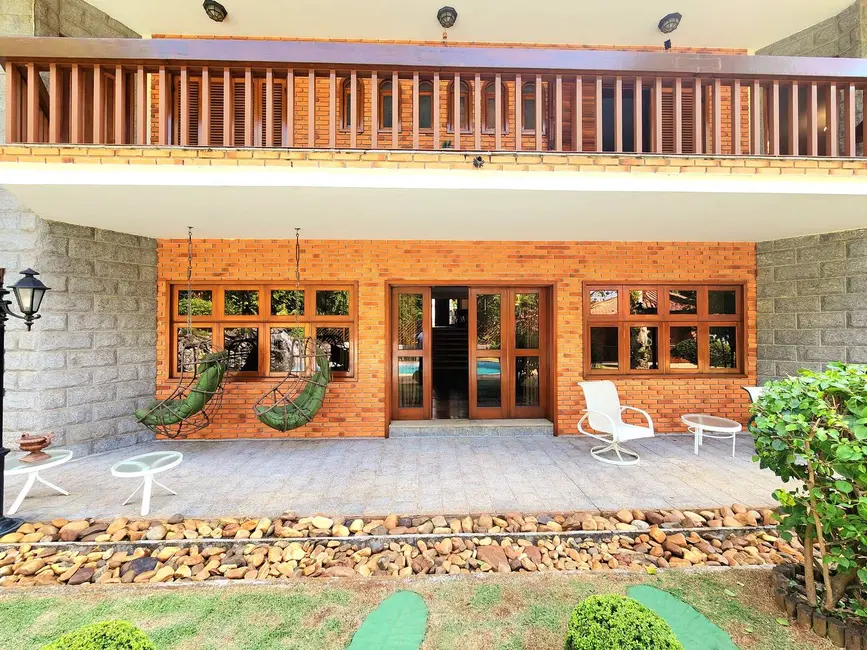 Foto 4 de Casa com 4 quartos para alugar, 868m2 em Barueri - SP