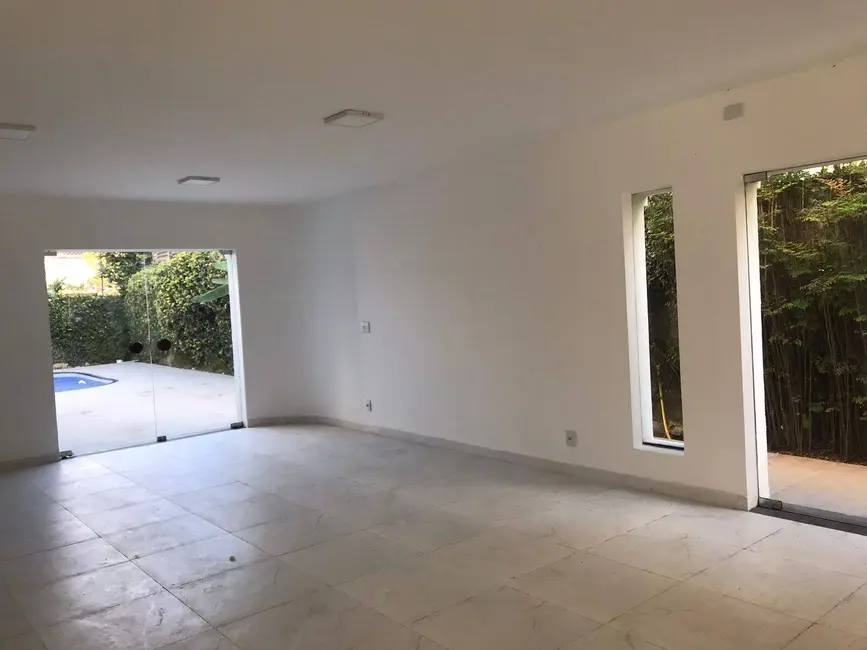 Casa com 4 quartos à venda e para alugar, 343m2 em Barueri - SP - imagem 6 Foto 6 de Casa com 4 quartos à venda e para alugar, 343m2 em Barueri - SP