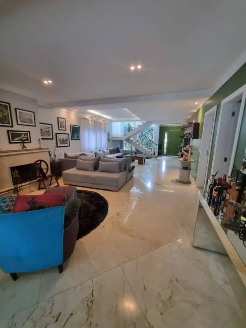 Foto 2 de Casa com 4 quartos para alugar, 400m2 em Barueri - SP