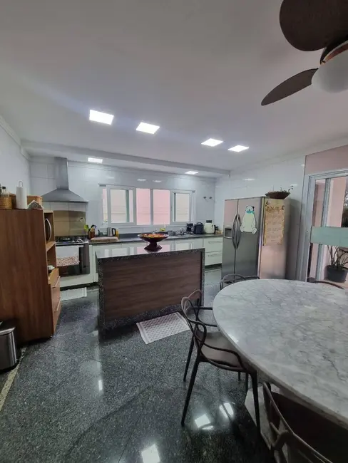 Foto 4 de Casa com 4 quartos para alugar, 400m2 em Barueri - SP