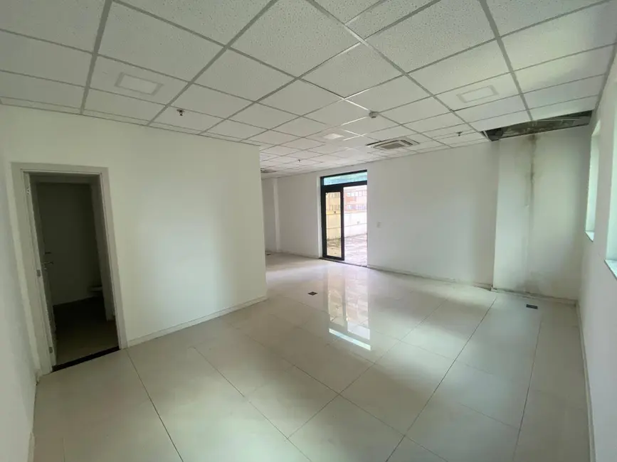 Sala Comercial para alugar, 45m2 em Barueri - SP - imagem 1 Foto 1 de Sala Comercial para alugar, 45m2 em Barueri - SP