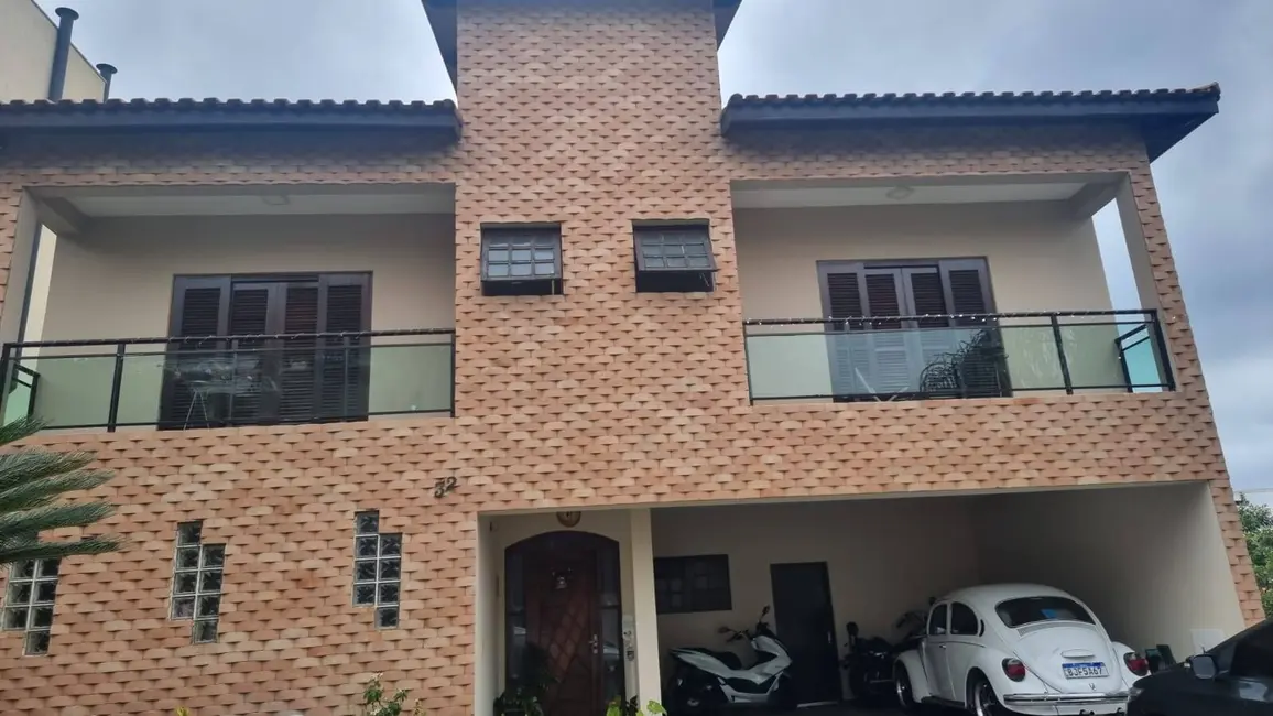 Foto 2 de Casa com 4 quartos à venda, 360m2 em Tarumã, Santana De Parnaiba - SP