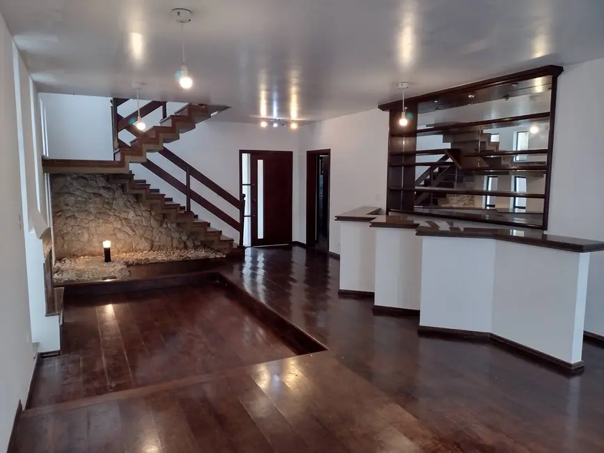 Foto 1 de Casa com 2 quartos para alugar, 308m2 em Alphaville, Santana De Parnaiba - SP