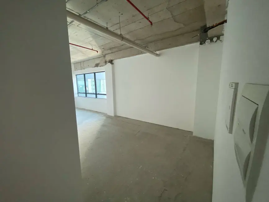Foto 3 de Sala Comercial para alugar, 52m2 em Barueri - SP