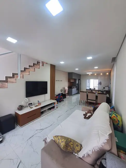 Foto 3 de Casa com 2 quartos para alugar, 128m2 em Santana De Parnaiba - SP