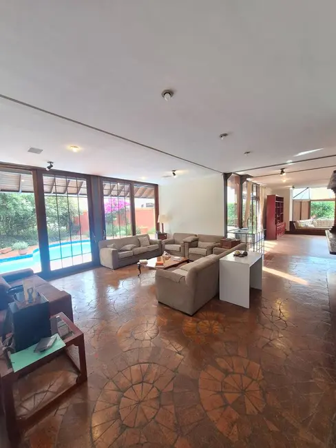 Foto 2 de Casa com 4 quartos para alugar, 600m2 em Alphaville, Santana De Parnaiba - SP