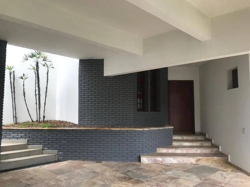 Casa com 4 quartos à venda, 448m2 em Barueri - SP - imagem 3 Foto 3 de Casa com 4 quartos à venda, 448m2 em Barueri - SP