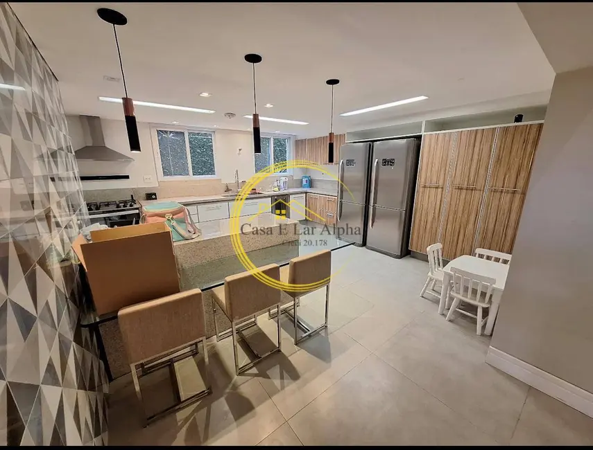 Foto 5 de Casa com 4 quartos para alugar, 330m2 em Barueri - SP