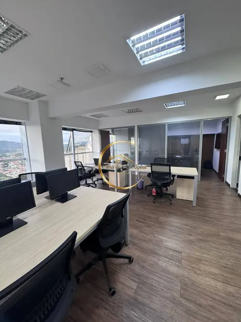 Foto 6 de Sala Comercial para alugar, 100m2 em Green Valley Alphaville, Barueri - SP