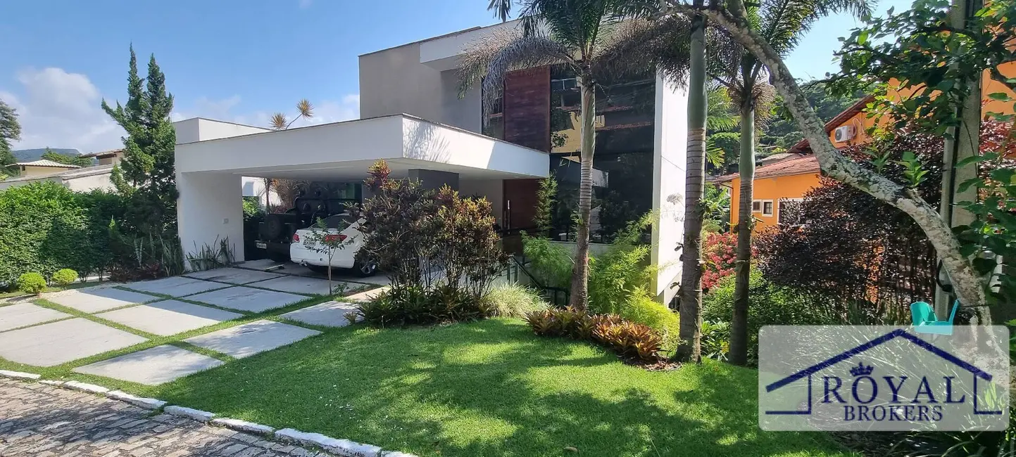 Casa de Condomínio com 6 quartos à venda, 840m2 em Itaipu, Niteroi - RJ - imagem 3 Foto 3 de Casa de Condomínio com 6 quartos à venda, 840m2 em Itaipu, Niteroi - RJ