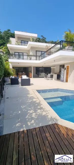 Casa de Condomínio com 6 quartos à venda, 840m2 em Itaipu, Niteroi - RJ - imagem 5 Foto 5 de Casa de Condomínio com 6 quartos à venda, 840m2 em Itaipu, Niteroi - RJ