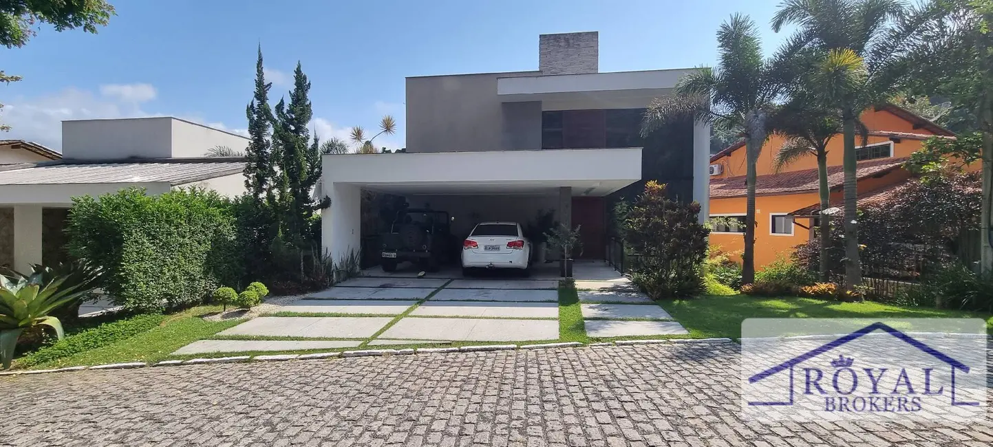 Casa de Condomínio com 6 quartos à venda, 840m2 em Itaipu, Niteroi - RJ - imagem 4 Foto 4 de Casa de Condomínio com 6 quartos à venda, 840m2 em Itaipu, Niteroi - RJ