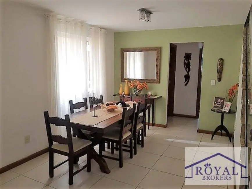Casa com 3 quartos à venda em Itaipu, Niteroi - RJ - imagem 8 Foto 8 de Casa com 3 quartos à venda em Itaipu, Niteroi - RJ