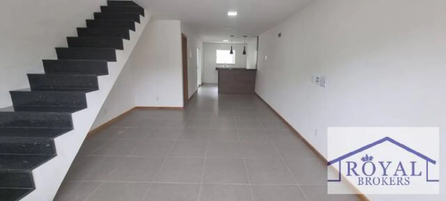 Foto 2 de Casa com 2 quartos à venda, 180m2 em Piratininga, Niteroi - RJ