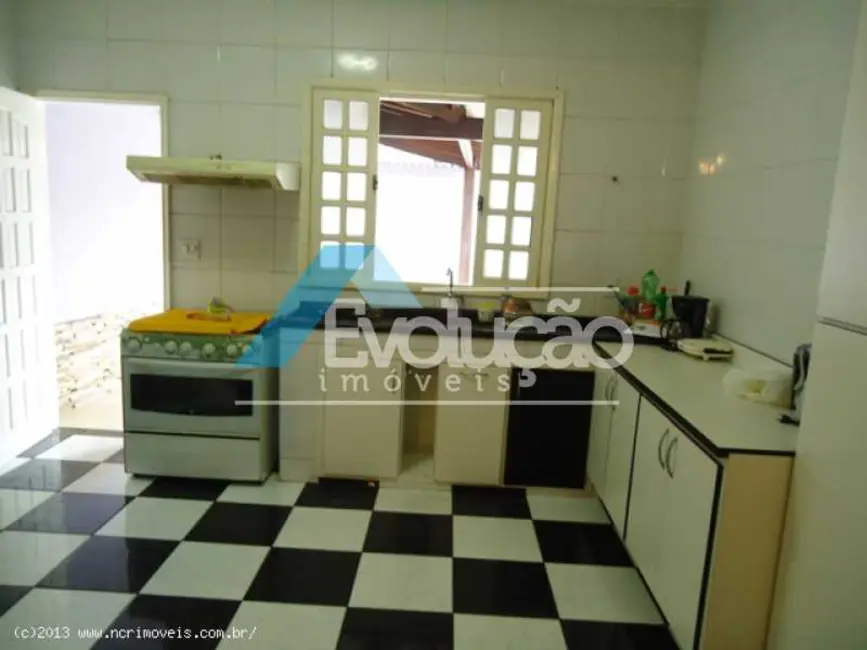 Casa com 3 quartos à venda, 257m2 em Rio De Janeiro - RJ - imagem 4 Foto 4 de Casa com 3 quartos à venda, 257m2 em Rio De Janeiro - RJ