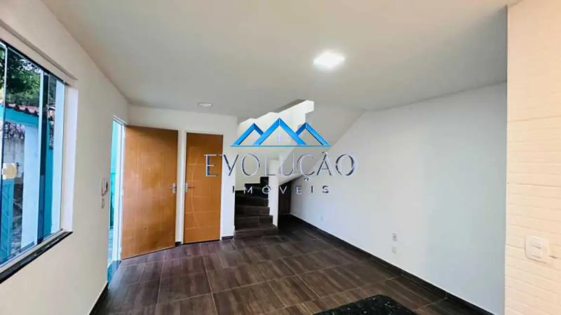 Foto 2 de Casa de Vila com 2 quartos para alugar, 64m2 em Rio De Janeiro - RJ