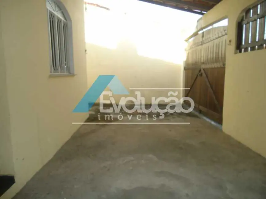 Casa com 2 quartos à venda e para alugar, 75m2 em Rio De Janeiro - RJ - imagem 3 Foto 3 de Casa com 2 quartos à venda e para alugar, 75m2 em Rio De Janeiro - RJ