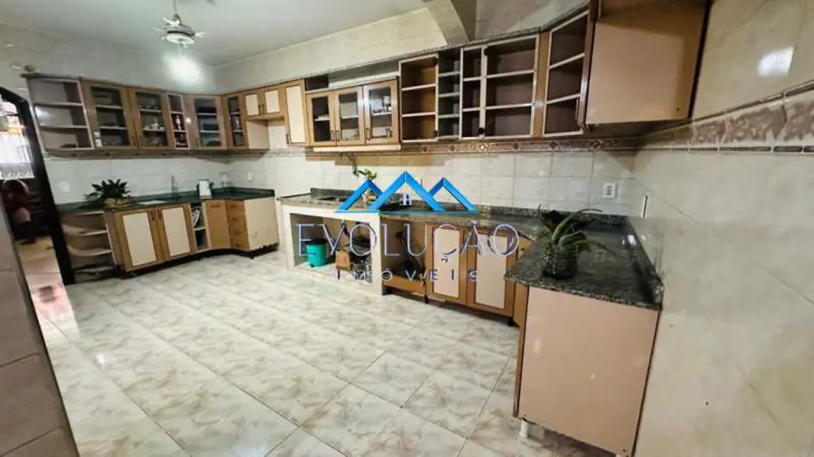 Casa com 4 quartos à venda, 220m2 em Rio De Janeiro - RJ - imagem 5 Foto 5 de Casa com 4 quartos à venda, 220m2 em Rio De Janeiro - RJ