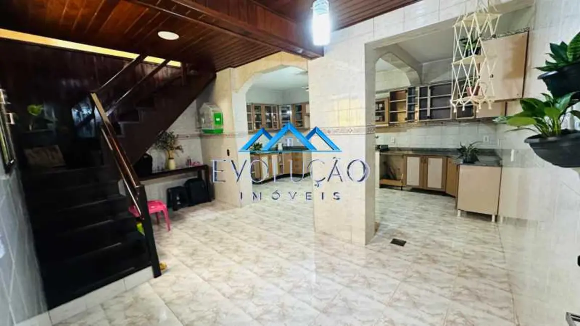 Casa com 4 quartos à venda, 220m2 em Rio De Janeiro - RJ - imagem 4 Foto 4 de Casa com 4 quartos à venda, 220m2 em Rio De Janeiro - RJ