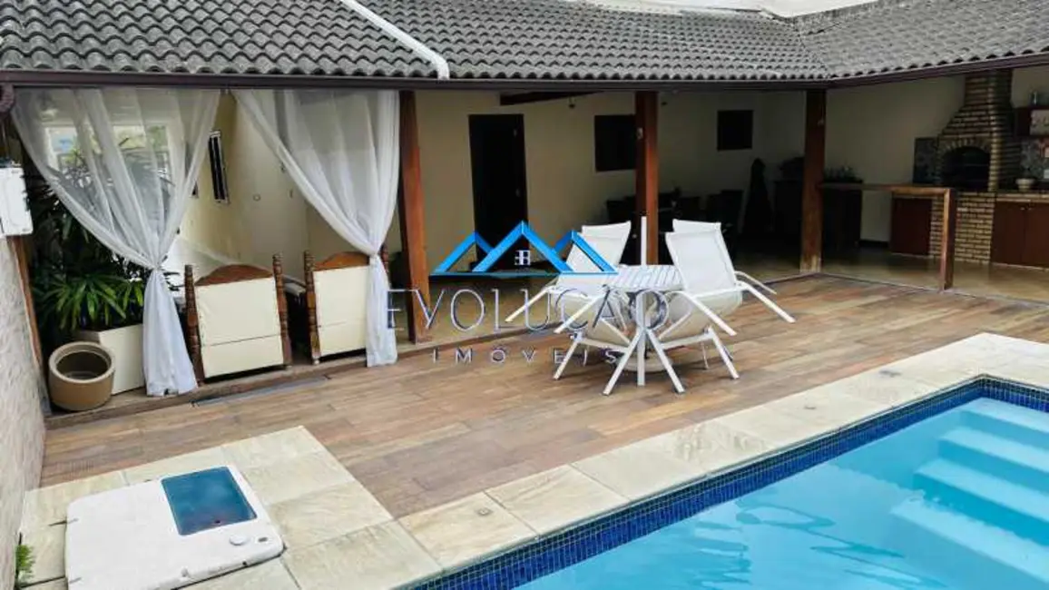 Foto 2 de Casa com 3 quartos à venda, 308m2 em Rio De Janeiro - RJ